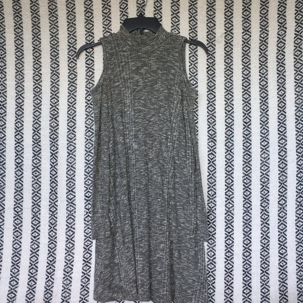 •Gray sweater dress•
